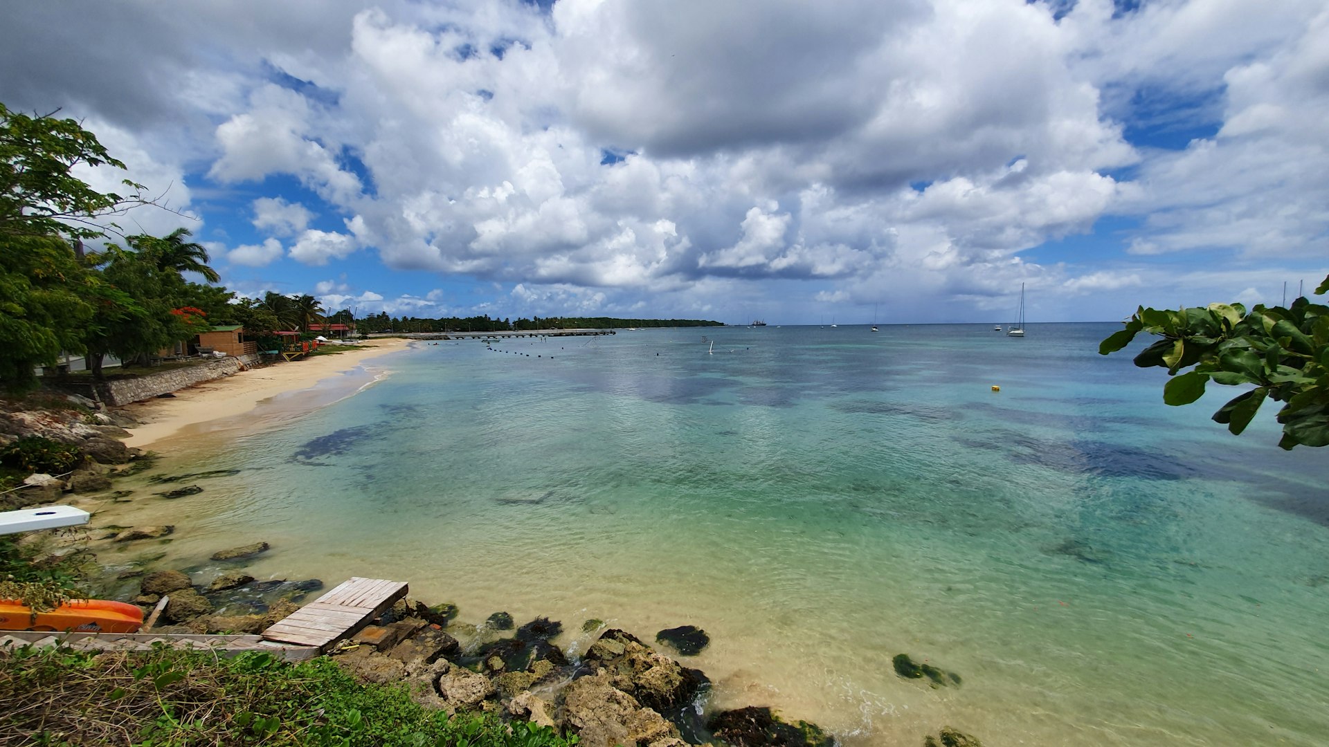 ocean under cloudy sky